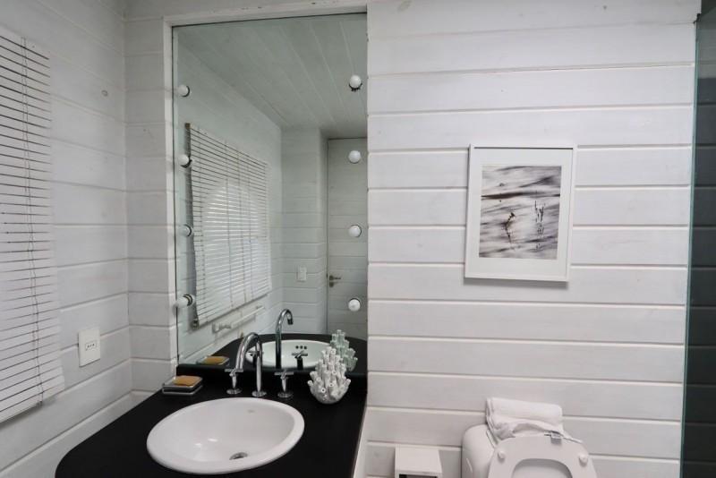 Excelente casa sobre el agua
